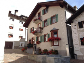 Отель B&B Hotel & Appartements Chasa Valär  Scuol